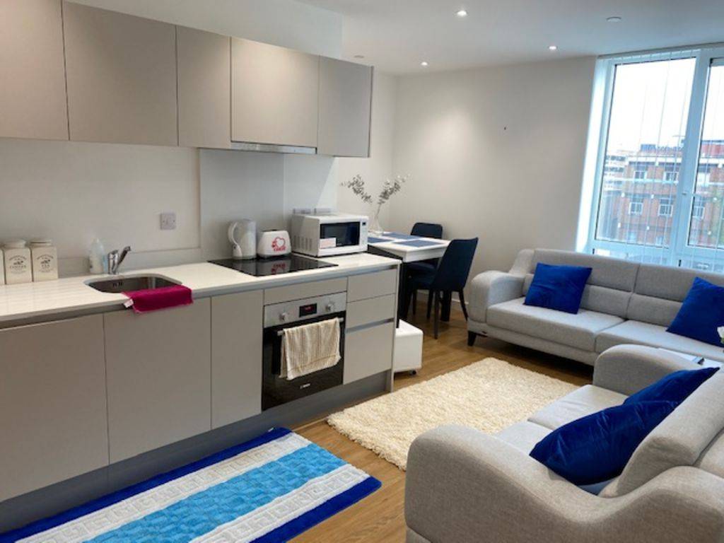 Berks Luxury Serviced Apartments Bracknell – UBK-528