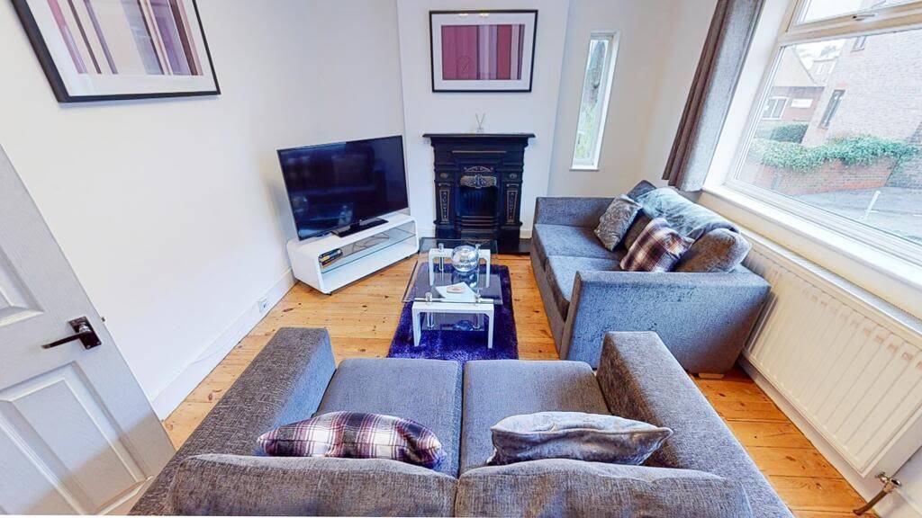 Lovely 2 bedroom apartment close to town centre – UBK-209380