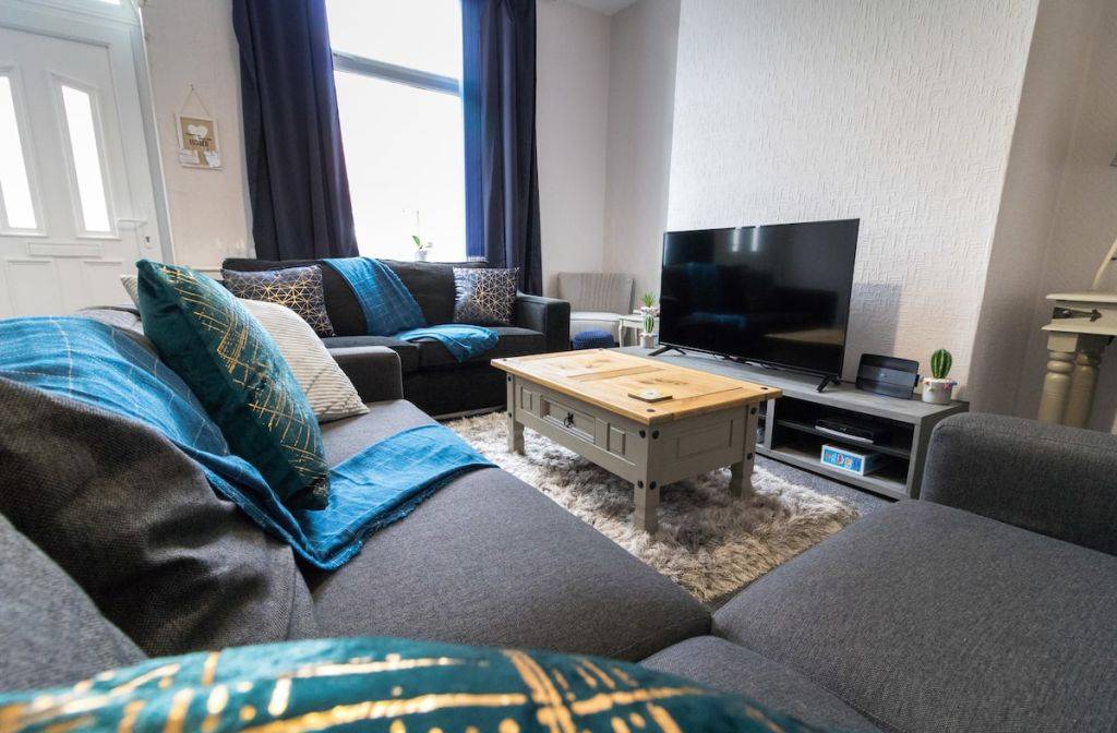 Stylish 3 bedroom apartment in the area of Chesham – UBK-521028
