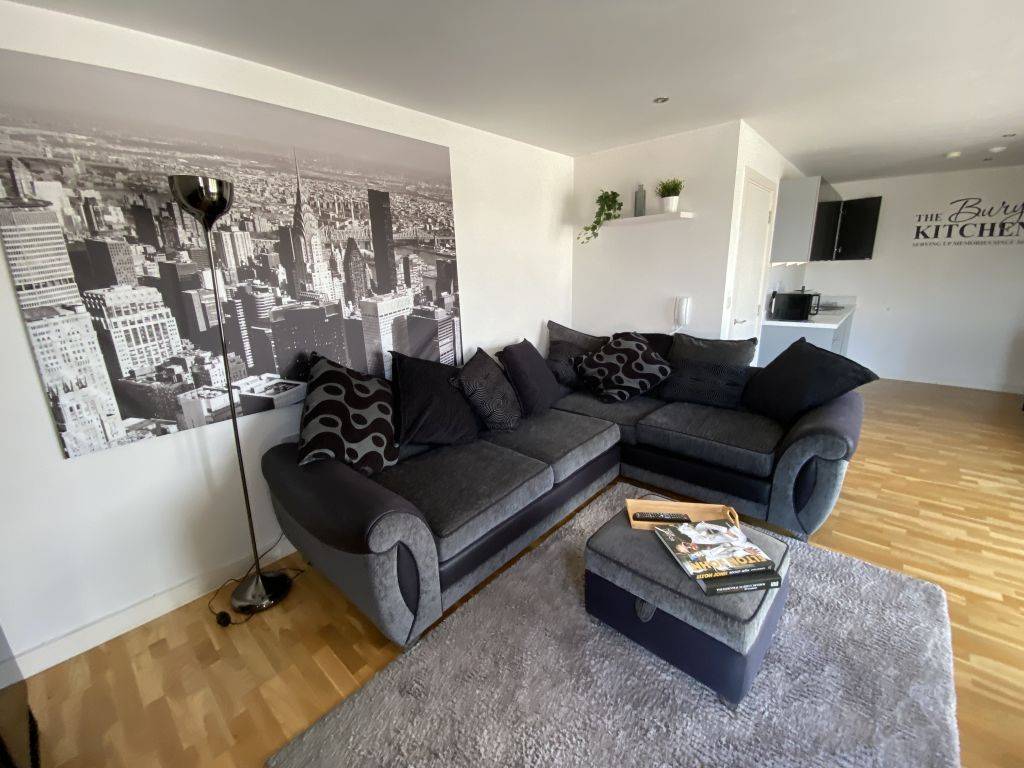 Luxury Penthouse Apartment, The Rock, Bury – UBK-595189