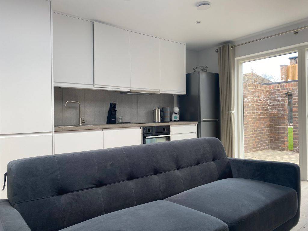 Stunning apartments located on Coldhams Lane – UBK-654236