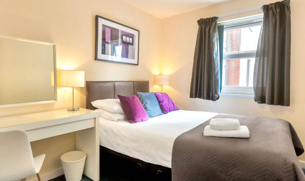 Stylish 4 bed apartment in great location – GBP-352491