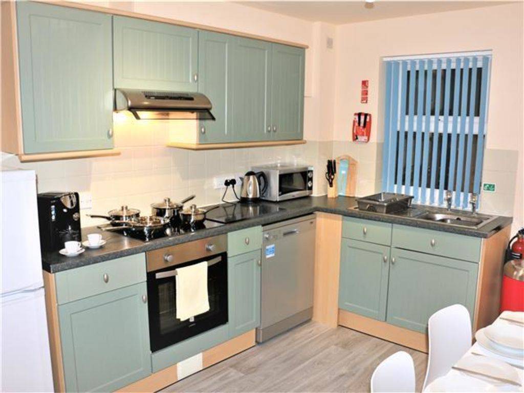 Family Friendly 4 bedroom apartment close to the town centre – GBP-556775