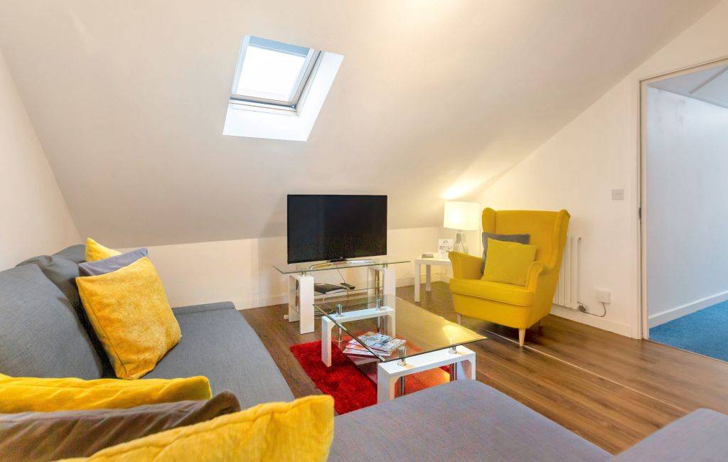 Stylish loft in downtown location – GBP-223415