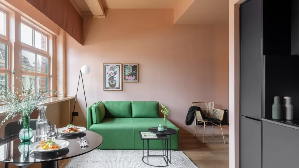 34m² suites overlooking the canal – MAN-724828