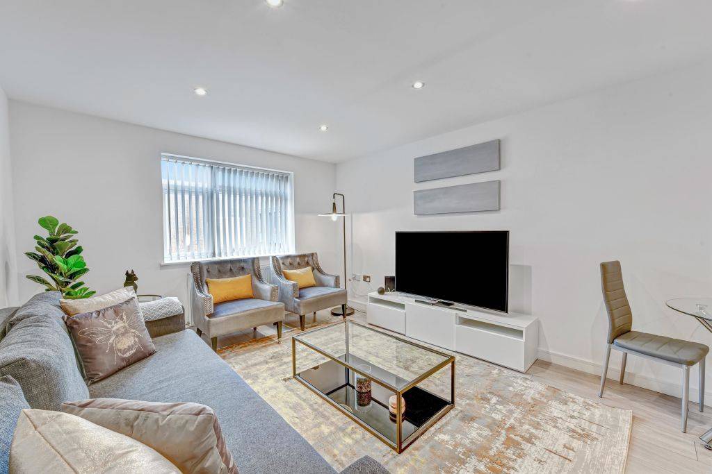 St Martins House Luxury Apartments Ruislip – Apt. E – UBK-332128