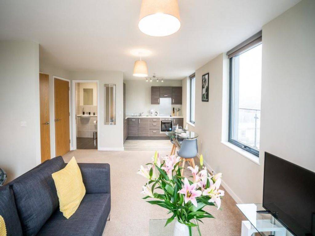 Studio apartment in Salford – UBK-86060