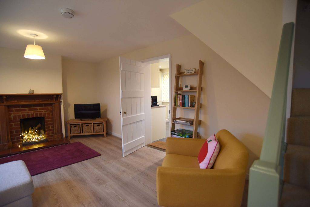 Lovingly restored cottage with 2 bedrooms in south Cambridgeshire – UBK-779530