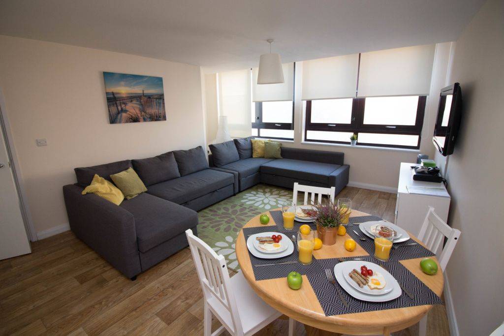 Spacious Apartment in Southampton – UBK-226256