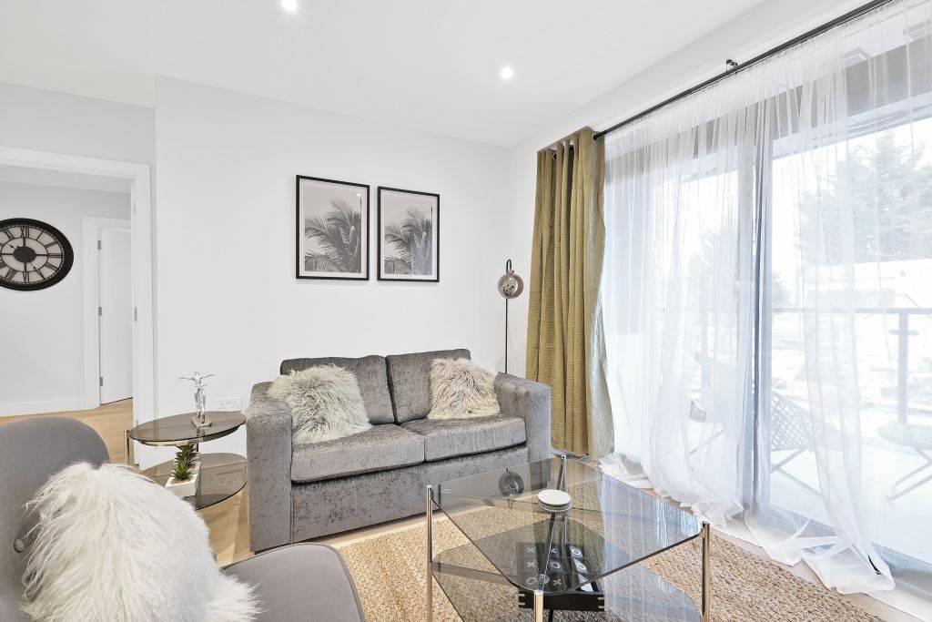 Belmore 2 Bedroom Luxury Apartment with Parking in Stanmore, North West London – 09 – UBK-926670