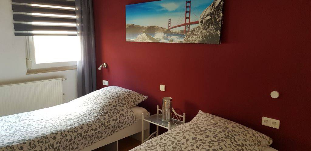 Modernly equipped small apartment – STG-997559