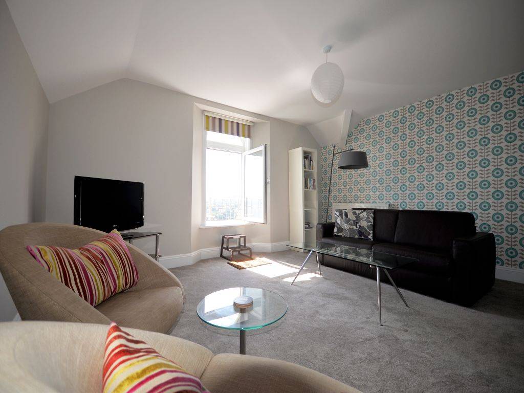 One bed ground floor apartment – UBK-27837