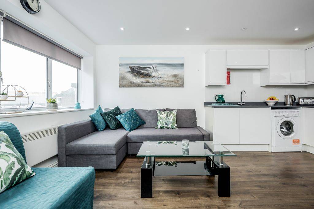 Luxury modern 2-bedroom apartment in Watford – UBK-118528