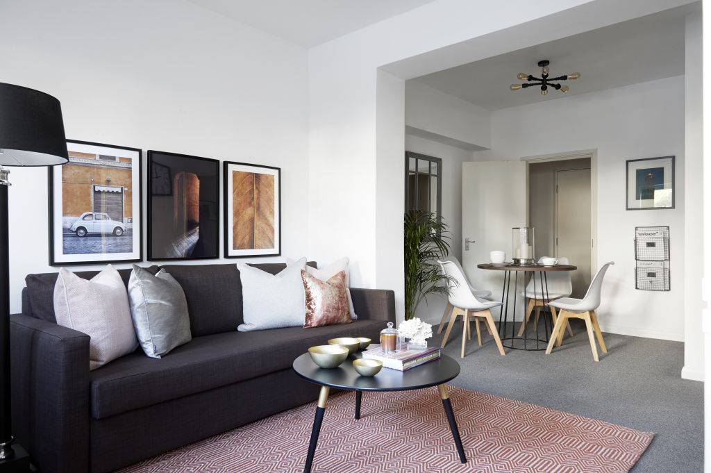 Superior 1 Bedroom Flat with Free Parking – GBP-102048