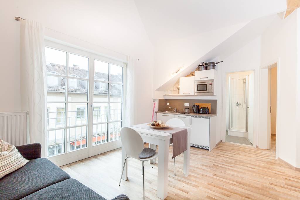 Modern top floor apartment – UBK-380008